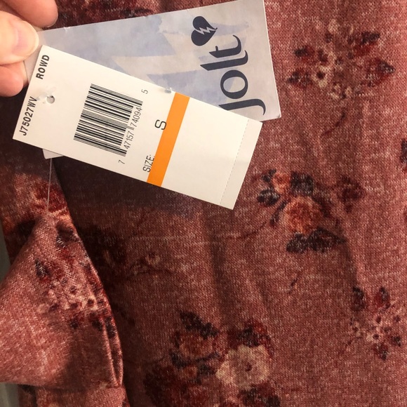 Jolt Floral Blouse - Picture 3 of 4